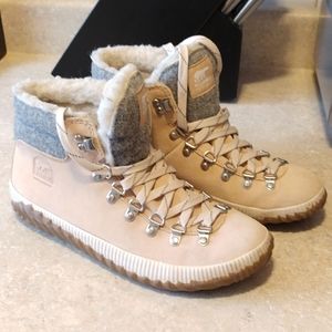 EUC Sorel Boots